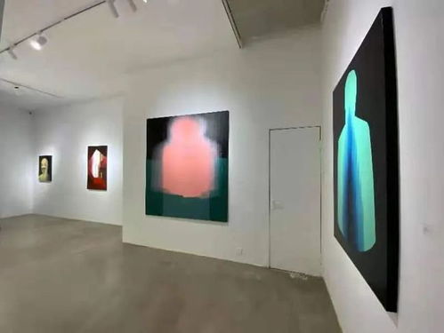 展覽現(xiàn)場 鄭川作品亮相798虹墻畫廊 像素化圖形的深層表達